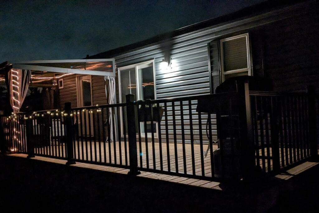 Subu'S Paradise In Niagara Exterior photo